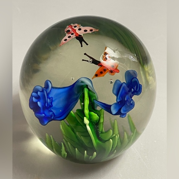 Vintage Glass Butterfly and Flower Paperweight Artistic Floral‎ Sphere - Picture 1 of 5